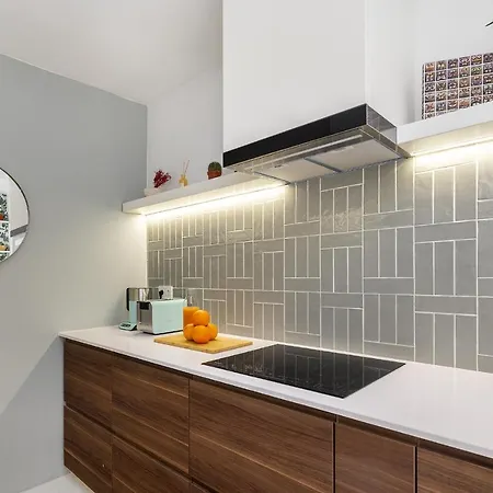 Whome Downtown Modern Masterpiece W/ River Views Лиссабон